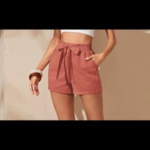 Paper bag waist knot tie shorts.